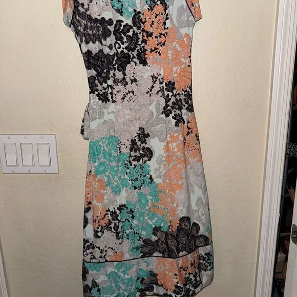 NEW! BCBGMAXAZRIA Floral Wrap Dres- NWOT- NEVER WORN - Picture 11 of 12